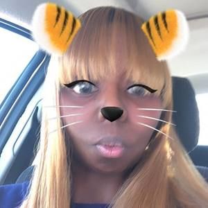 Meet your Posher, Yolanda